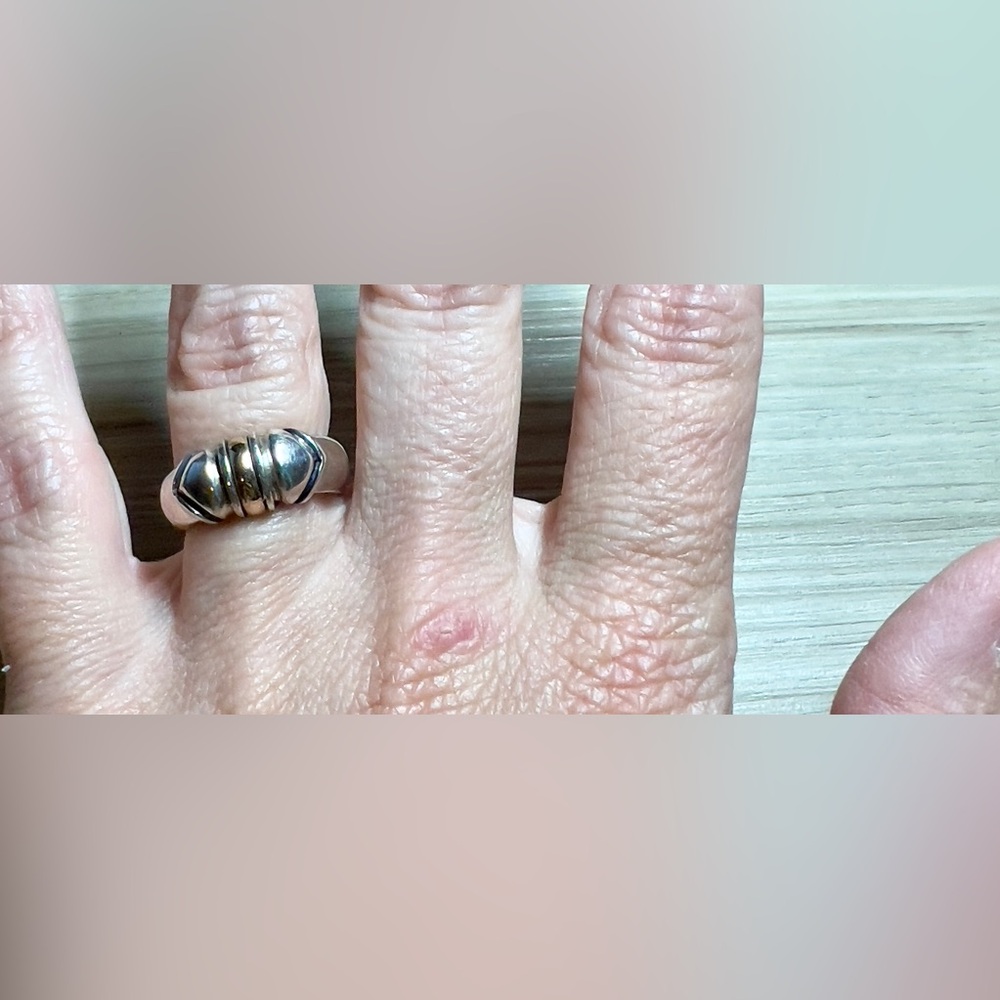Designer Signed JA Sterling Silver & 18K Yellow Gold Accented Band Ring, Size 6 - Picture 9 of 11